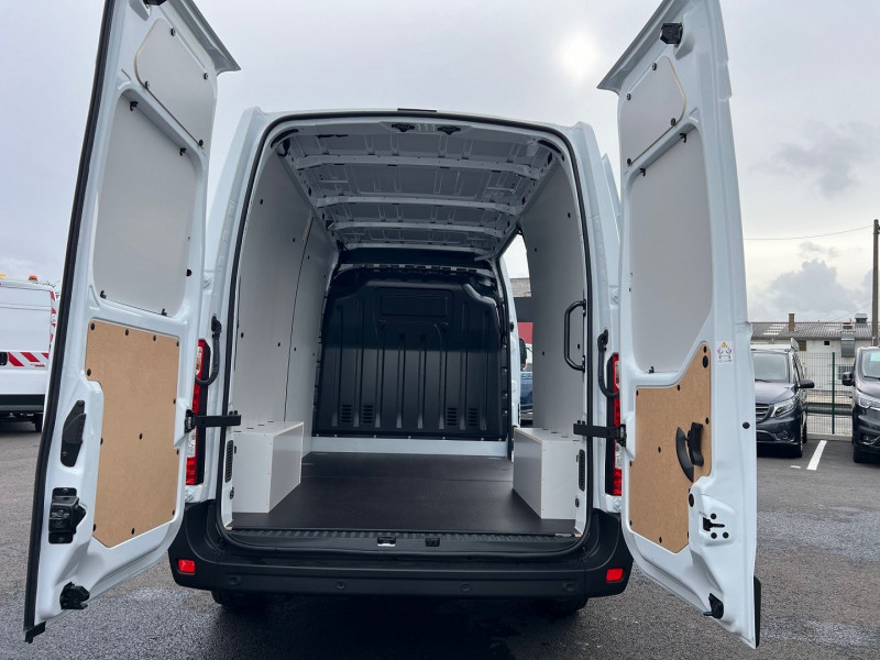 Photo 3 de l'offre de RENAULT MASTER III FG F3500 L2H2 2.3 BLUE DCI 135CH GRAND CONFORT EURO6E à 32940€ chez Bretagne Utilitaires