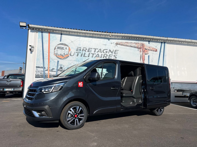 Photo 8 de l'offre de RENAULT TRAFIC III FG L2H1 DCI 170CH EDC EXCLUSIVE CAB APPRO 5 PL + OPTIONS à 47340€ chez Bretagne Utilitaires