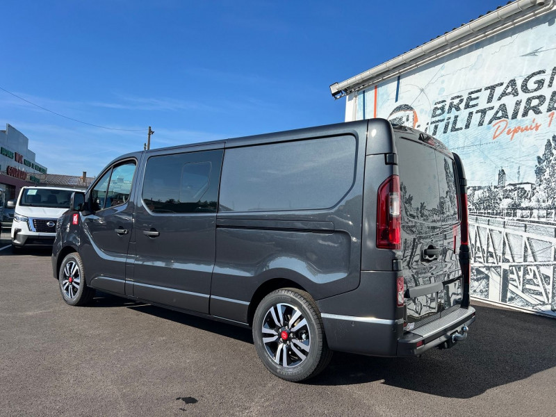 Photo 7 de l'offre de RENAULT TRAFIC III FG L2H1 DCI 170CH EDC EXCLUSIVE CAB APPRO 5 PL + OPTIONS à 47340€ chez Bretagne Utilitaires