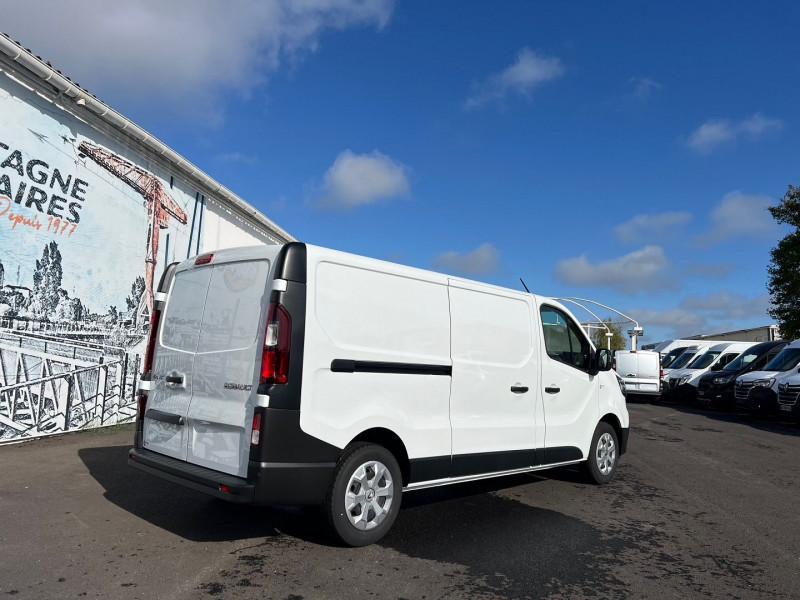 Photo 5 de l'offre de RENAULT TRAFIC III FG BLANC L2H1 3T 2.0 BLUE DCI 130CH GRAND CONFORT à 29940€ chez Bretagne Utilitaires