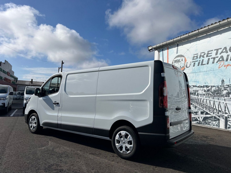 Photo 3 de l'offre de RENAULT TRAFIC III FG BLANC L2H1 3T 2.0 BLUE DCI 130CH GRAND CONFORT à 29940€ chez Bretagne Utilitaires