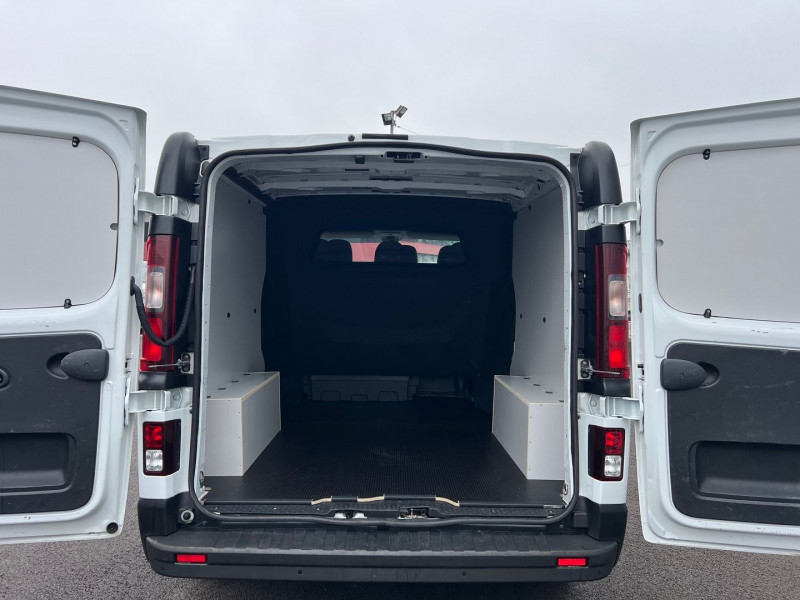 Photo 2 de l'offre de FIAT TALENTO FG L2H1 145CH DCT BVA 6 PLACES CABINE APPROFONDIE PRO LOUNGE à 26940€ chez Bretagne Utilitaires