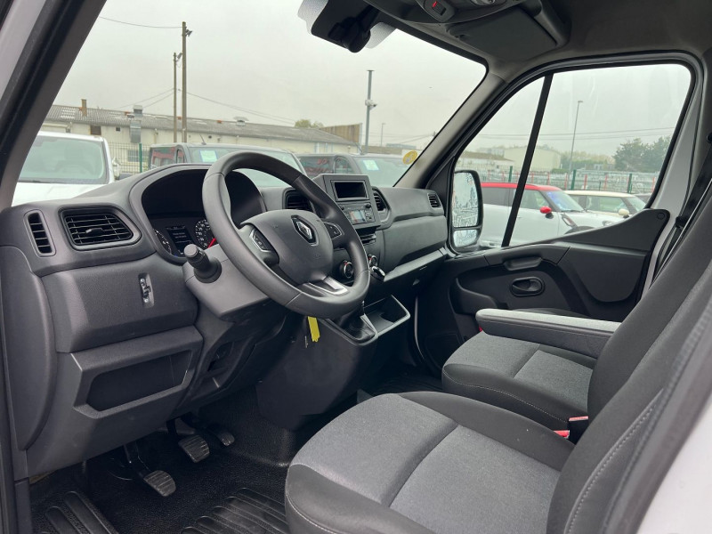 Photo 2 de l'offre de RENAULT MASTER III FG L2H2 2.3 BLUE DCI 110CH CONFORT EURO6 à 24900€ chez Bretagne Utilitaires