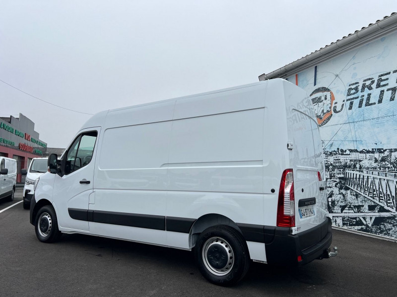 Photo 4 de l'offre de RENAULT MASTER III FG L2H2 2.3 BLUE DCI 110CH CONFORT EURO6 à 24900€ chez Bretagne Utilitaires