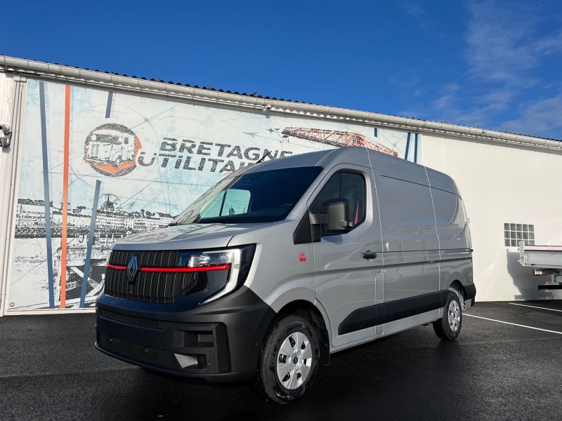 Photo 2 de l'offre de RENAULT MASTER IV FG F3500 L2H2 2.3 BLUE DCI 170CH RED EDITION + à 45540€ chez Bretagne Utilitaires