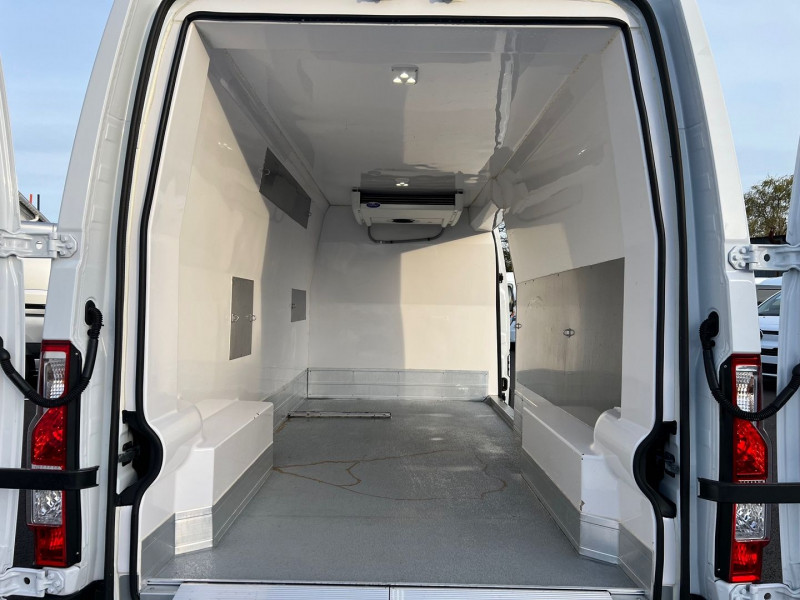 Photo 7 de l'offre de RENAULT MASTER III FG L3H2 FRIGO FRCX R/S + HAYON F3500 2.3 DCI 165 CV CONFORT à 41940€ chez Bretagne Utilitaires