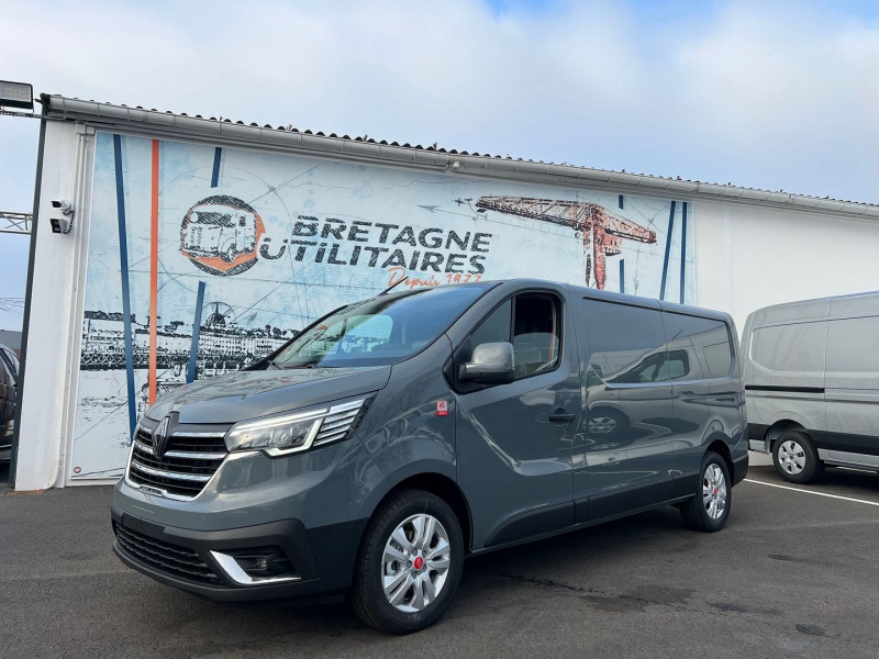 Renault TRAFIC III FG L2H1 3T 2.0 BLUE DCI 150CH EDC E6E RED EDITION + OPTIONS Diesel GRIS URBAIN Occasion à vendre