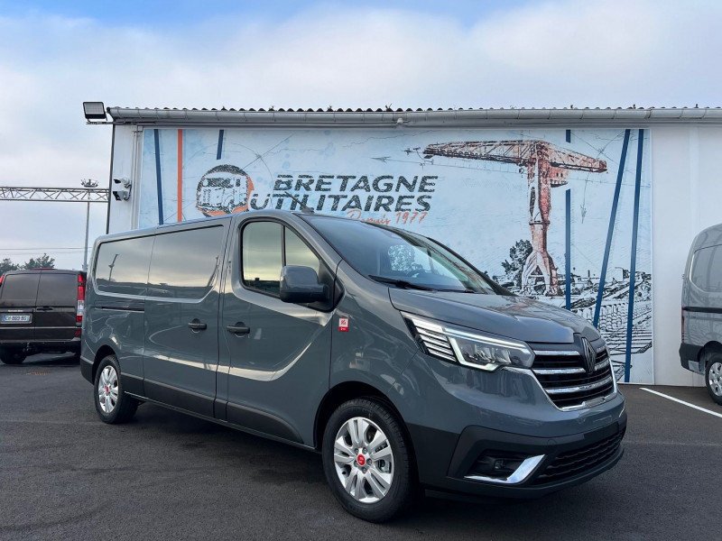 Renault TRAFIC III FG L2H1 3T 2.0 BLUE DCI 150CH EDC E6E RED EDITION + OPTIONS Diesel GRIS URBAIN Occasion à vendre