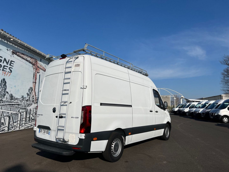 Photo 2 de l'offre de MERCEDES-BENZ SPRINTER FG 315 CDI 37S 3T5 PRO PROPULSION + OPTIONS à 30780€ chez Bretagne Utilitaires