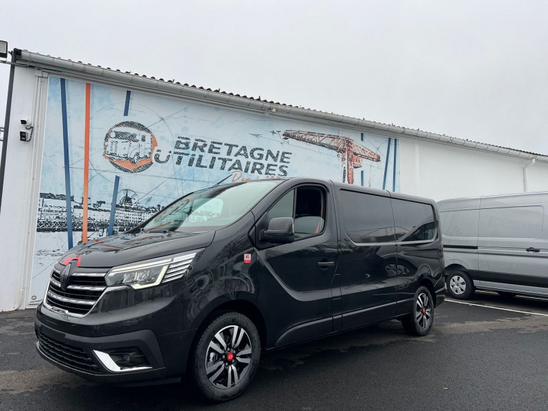 Photo 1 de l'offre de RENAULT TRAFIC III FG MIDNIGHT L2H1 3T 2.0 BLUE DCI 170CH EXCLUSIVE NOUVELLE BVA9 à 43740€ chez Bretagne Utilitaires