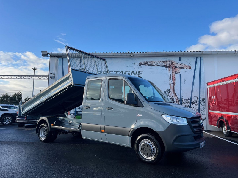 Photo 1 de l'offre de MERCEDES-BENZ SPRINTER FG 515 CDI 43 3T5 DOUBLE CABINE 6 PLACES BENNE JPM + OPTIONS à 47940€ chez Bretagne Utilitaires