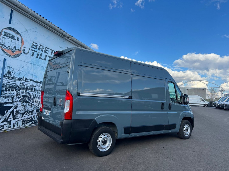 Photo 5 de l'offre de FIAT DUCATO FG 3.3 L2H2 - MH2 2.2 H3-POWER 140CH PACK NAV + ETAGERES à 20940€ chez Bretagne Utilitaires