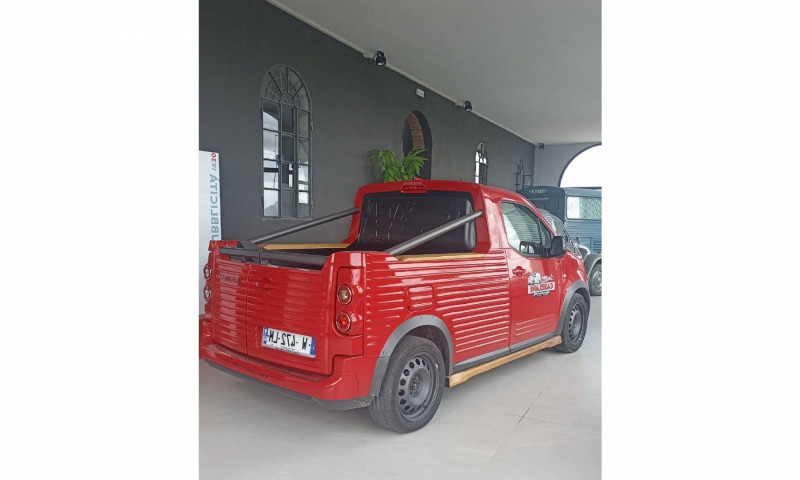 Photo 10 de l'offre de CITROEN JUMPER PLANCB CASELANI FOODTRUCK BLUEHDI 140 S&S CLUB + OPTIONS à 1€ chez Bretagne Utilitaires