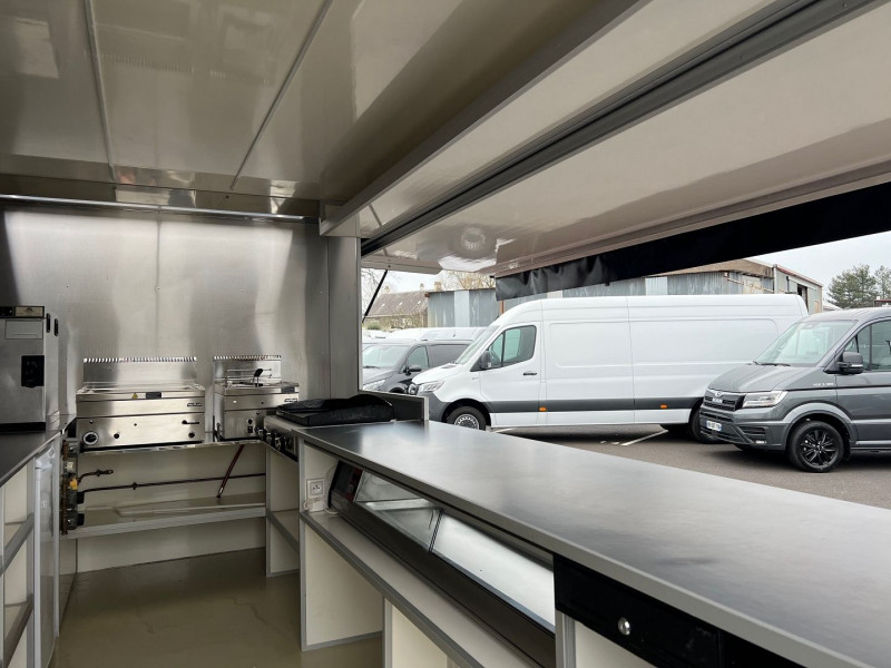 Photo 4 de l'offre de CITROEN JUMPER PLANCB CASELANI FOODTRUCK BLUEHDI 140 S&S CLUB + OPTIONS à 1€ chez Bretagne Utilitaires