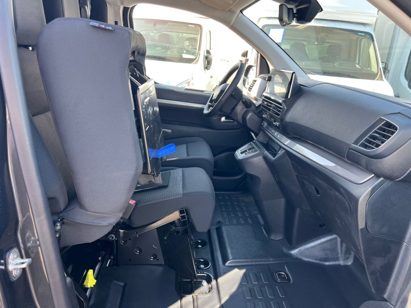 Photo 7 de l'offre de PEUGEOT EXPERT FG M 2.0 BLUEHDI 180CH S&S EAT8 + NBRES OPTIONS à 39540€ chez Bretagne Utilitaires