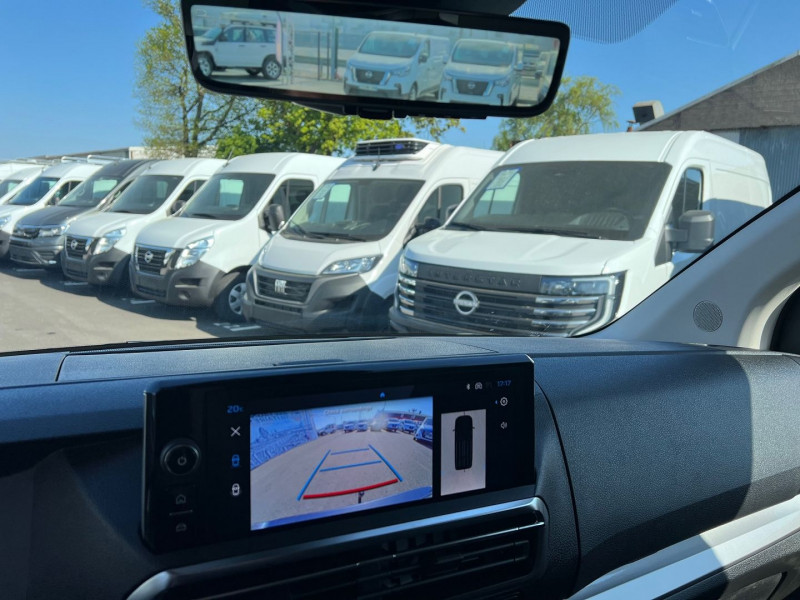 Photo 3 de l'offre de PEUGEOT EXPERT FG M 2.0 BLUEHDI 180CH S&S EAT8 + NBRES OPTIONS à 39540€ chez Bretagne Utilitaires