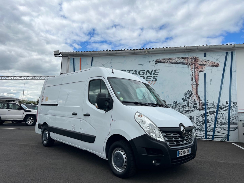 Photo 2 de l'offre de RENAULT MASTER HAYON ELEVATEUR F3500 L2H2 2.3 DCI 130CH GRAND CONFORT + OPTIONS à 23340€ chez Bretagne Utilitaires