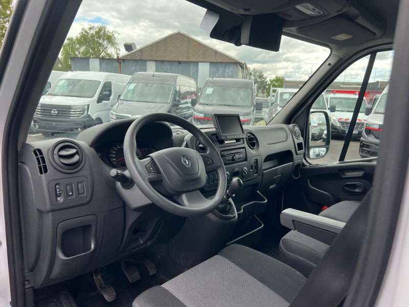 Photo 7 de l'offre de RENAULT MASTER HAYON ELEVATEUR F3500 L2H2 2.3 DCI 130CH GRAND CONFORT + OPTIONS à 23340€ chez Bretagne Utilitaires