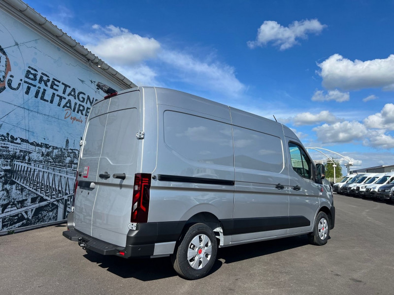 Photo 6 de l'offre de RENAULT MASTER IV FG F3500 L2H2 BVA9 170CH RED EDITION + OPTIONS à 47940€ chez Bretagne Utilitaires