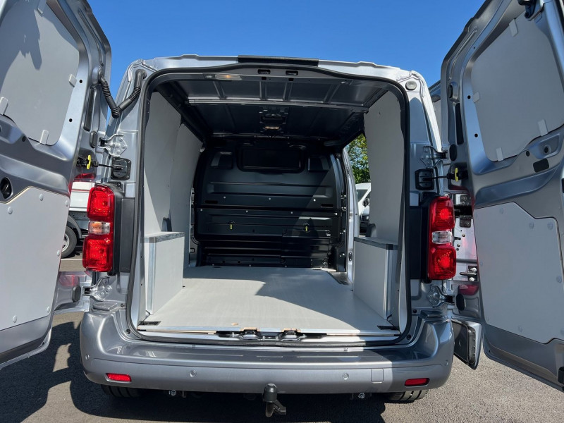 Photo 3 de l'offre de PEUGEOT EXPERT FG M 2.0 BLUEHDI 180CH S&S EAT8 + NBRES OPTIONS à 39540€ chez Bretagne Utilitaires