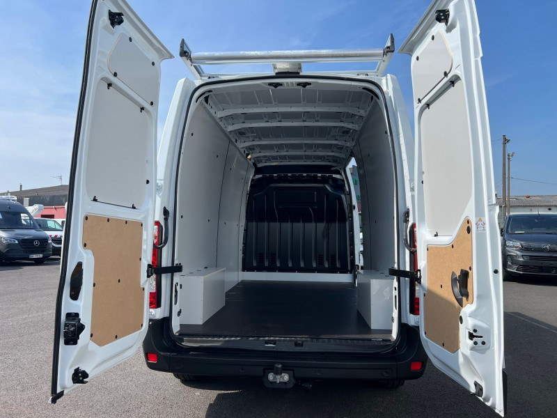 Photo 3 de l'offre de NISSAN INTERSTAR FG L3H2 3T5 2.3 DCI 150CH N-CONNECTA  + GALERIE + ATTELAGE à 36540€ chez Bretagne Utilitaires