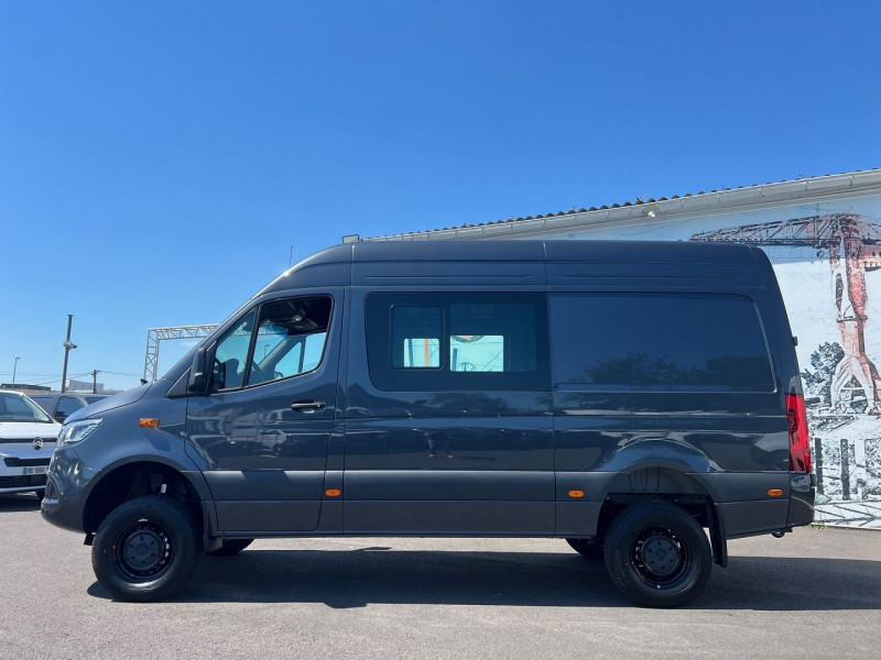 Photo 5 de l'offre de MERCEDES-BENZ SPRINTER 4X4 319 CDI 37S 3T5 SELECT 9G-TRONIC + OPTIONS à 79920€ chez Bretagne Utilitaires