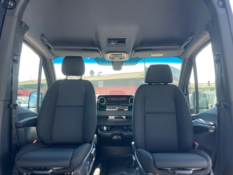Photo 4 de l'offre de MERCEDES-BENZ SPRINTER 4X4 319 CDI 37S 3T5 SELECT 9G-TRONIC + OPTIONS à 79920€ chez Bretagne Utilitaires