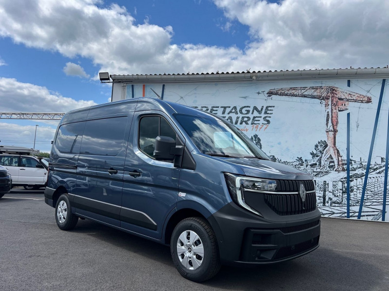 Photo 1 de l'offre de RENAULT MASTER IV FG F3500 L2H2 2.0 BLUE DCI 170CH EXTRA + NBRES OPTIONS à 39900€ chez Bretagne Utilitaires