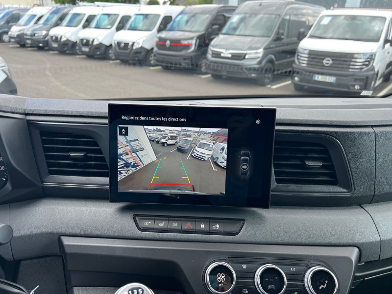 Photo 5 de l'offre de RENAULT MASTER IV FG F3500 L2H2 2.0 BLUE DCI 170CH EXTRA + NBRES OPTIONS à 39540€ chez Bretagne Utilitaires