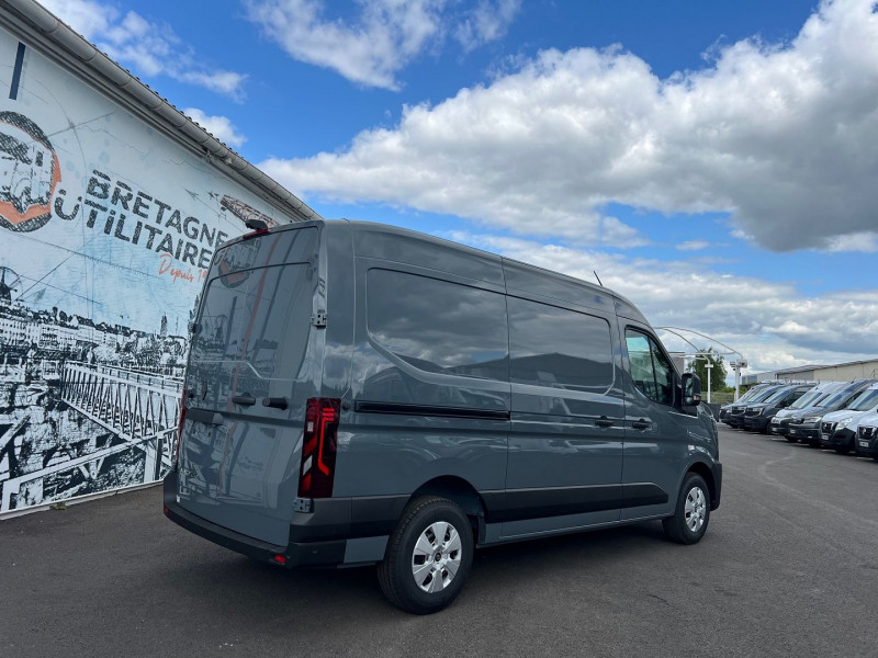 Photo 2 de l'offre de RENAULT MASTER IV FG F3500 L2H2 2.0 BLUE DCI 170CH EXTRA + NBRES OPTIONS à 39540€ chez Bretagne Utilitaires