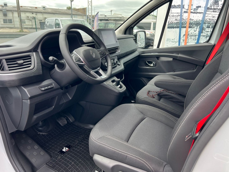Photo 5 de l'offre de RENAULT TRAFIC GLACIER 3T L1H1 170 CV BVA9 EXCLUSIVE + OPTIONS à 41460€ chez Bretagne Utilitaires