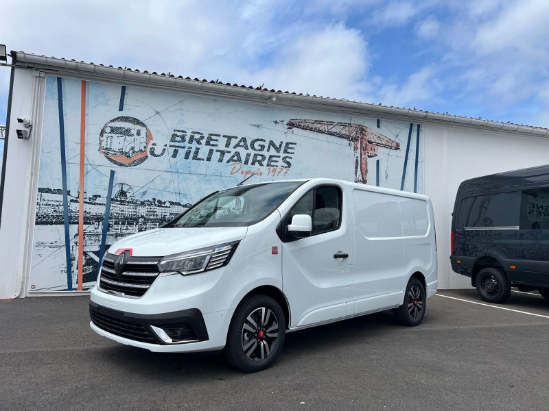 Photo 2 de l'offre de RENAULT TRAFIC GLACIER 3T L1H1 170 CV BVA9 EXCLUSIVE + OPTIONS à 41460€ chez Bretagne Utilitaires