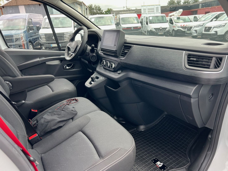 Photo 6 de l'offre de RENAULT TRAFIC GLACIER 3T L1H1 170 CV BVA9 EXCLUSIVE + OPTIONS à 41460€ chez Bretagne Utilitaires