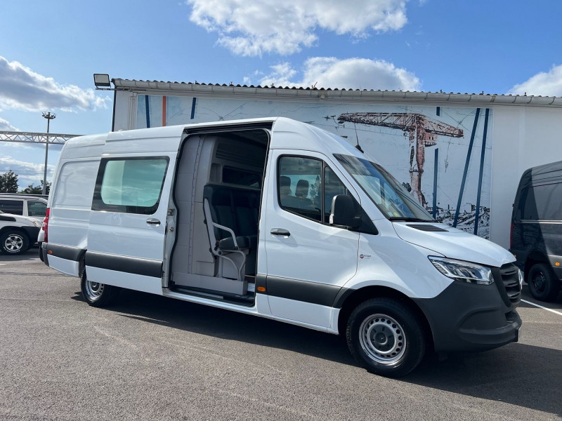 Photo 1 de l'offre de MERCEDES-BENZ SPRINTER FG 317 CDI 43 3T5 PRO 9G-TRONIC DOUBLE CABINE 7 PLACES à 40740€ chez Bretagne Utilitaires
