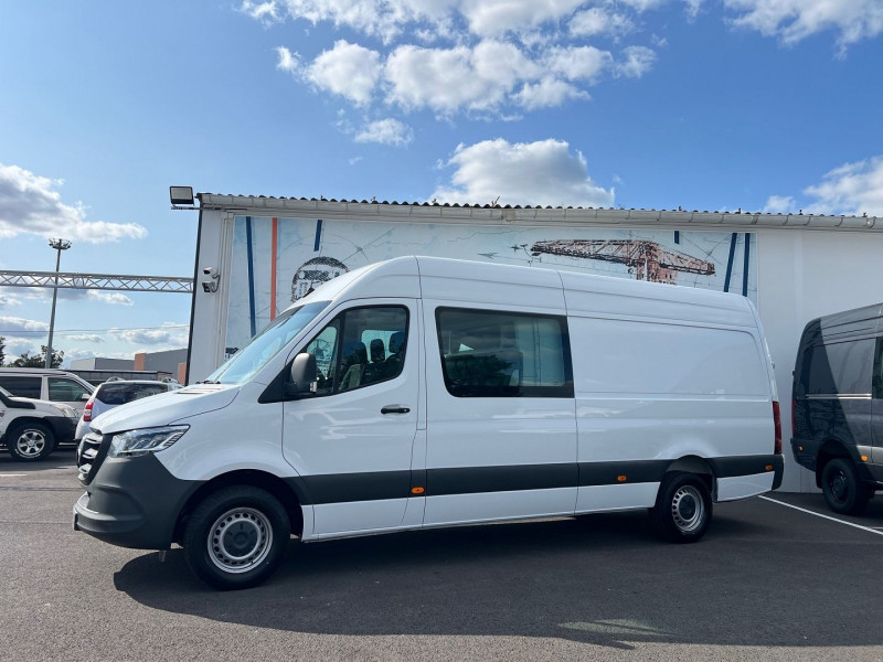 Photo 4 de l'offre de MERCEDES-BENZ SPRINTER FG 317 CDI 43 3T5 PRO 9G-TRONIC DOUBLE CABINE 7 PLACES à 40740€ chez Bretagne Utilitaires
