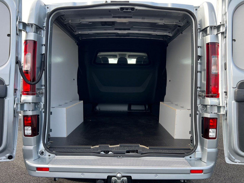 Photo 3 de l'offre de RENAULT TRAFIC NEW 5 PLACES BVA9 170 CV L2H1 EXCLUSIVE + OPTIONS à 46740€ chez Bretagne Utilitaires