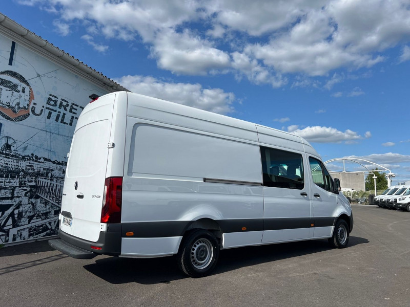 Photo 3 de l'offre de MERCEDES-BENZ SPRINTER FG 317 CDI 43 3T5 PRO 9G-TRONIC DOUBLE CABINE 7 PLACES à 40740€ chez Bretagne Utilitaires