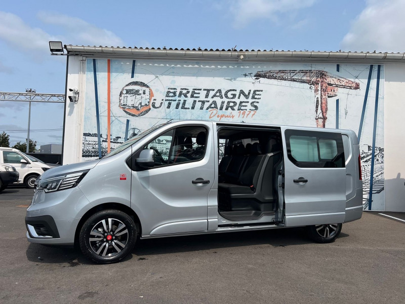 Photo 1 de l'offre de RENAULT TRAFIC NEW 5 PLACES BVA9 170 CV L2H1 EXCLUSIVE + OPTIONS à 46740€ chez Bretagne Utilitaires