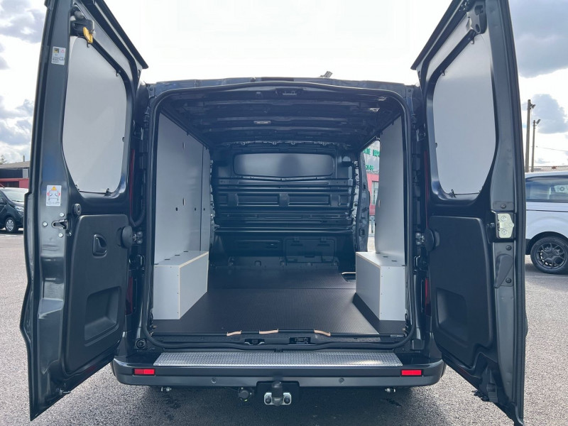 Photo 3 de l'offre de RENAULT TRAFIC COMETE 3T L1H1 170 CV BVA9 EXCLUSIVE + OPTIONS à 41940€ chez Bretagne Utilitaires