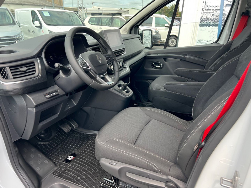 Photo 5 de l'offre de RENAULT TRAFIC NEW 5 PLACES BVA9 170 CV L2H1 EXCLUSIVE + OPTIONS à 46200€ chez Bretagne Utilitaires