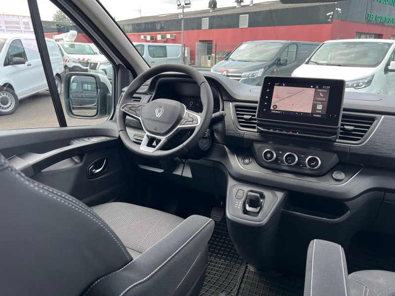 Photo 7 de l'offre de RENAULT TRAFIC NEW 5 PLACES BVA9 170 CV L2H1 EXCLUSIVE + OPTIONS à 46200€ chez Bretagne Utilitaires