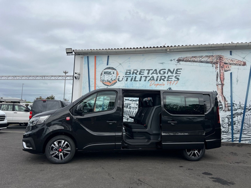 Photo 1 de l'offre de RENAULT TRAFIC NEW 5 PLACES BVA9 170 CV L2H1 EXCLUSIVE + OPTIONS à 46740€ chez Bretagne Utilitaires