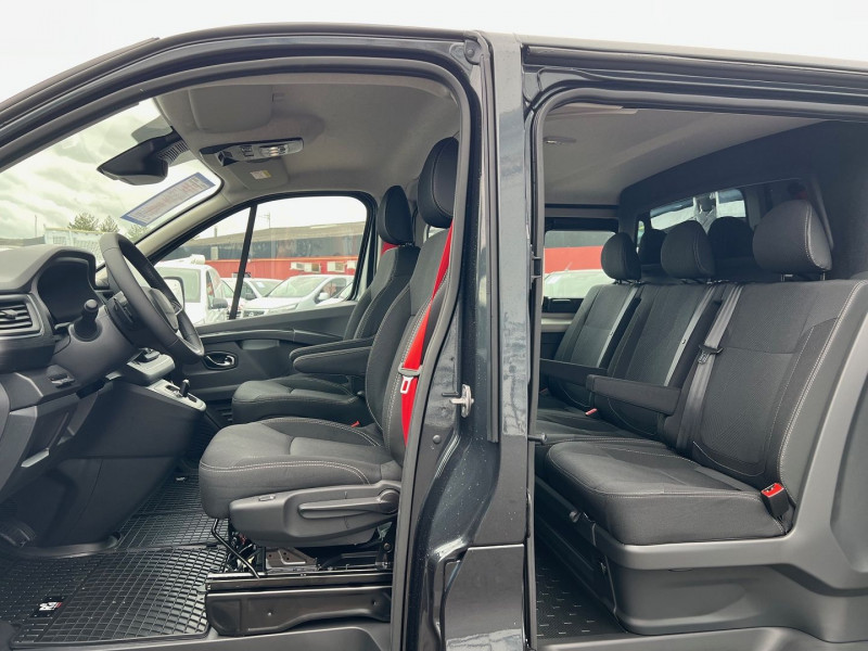 Photo 6 de l'offre de RENAULT TRAFIC NEW 5 PLACES BVA9 170 CV L2H1 EXCLUSIVE + OPTIONS à 46740€ chez Bretagne Utilitaires