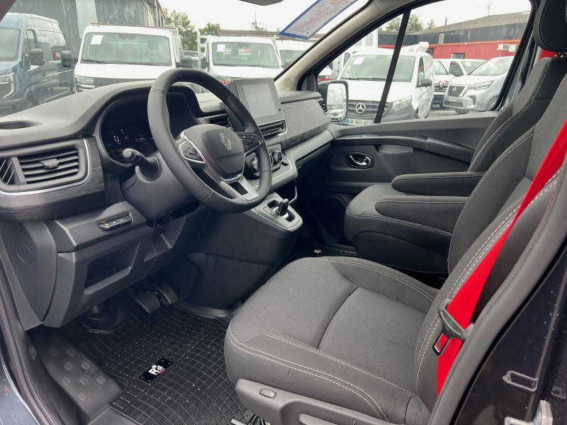 Photo 5 de l'offre de RENAULT TRAFIC NEW 5 PLACES BVA9 170 CV L2H1 EXCLUSIVE + OPTIONS à 46740€ chez Bretagne Utilitaires