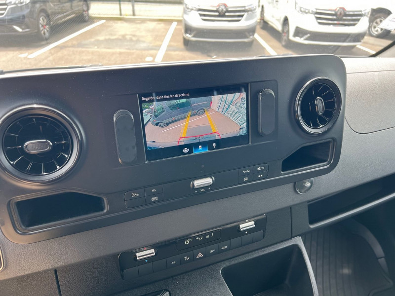 Photo 5 de l'offre de MERCEDES-BENZ SPRINTER FG L1H1 314 CDI 33N 3T5 TRACTION + GALERIE ALU + OTPIONS à 23940€ chez Bretagne Utilitaires