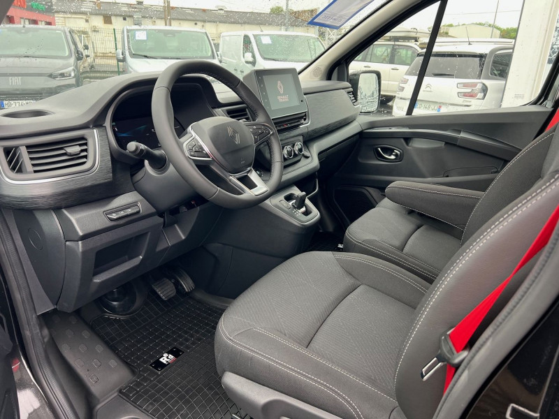 Photo 4 de l'offre de RENAULT TRAFIC NOIR 3T L2H1 170 CV BVA9 EXCLUSIVE + OPTIONS à 43140€ chez Bretagne Utilitaires