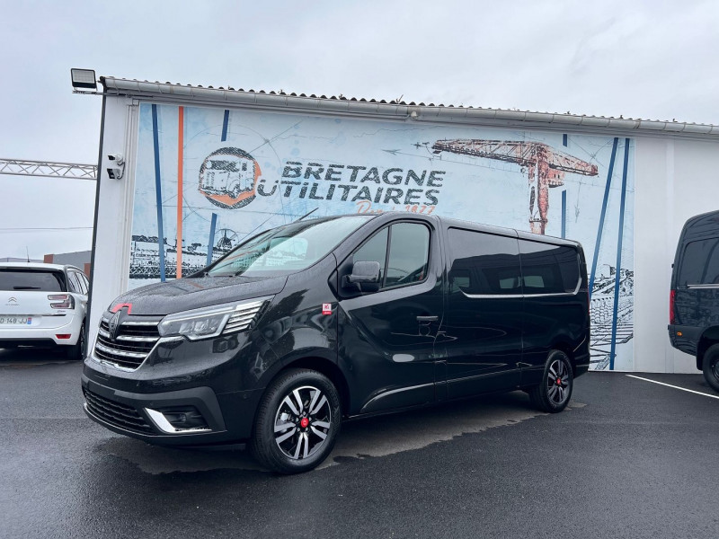 Photo 8 de l'offre de RENAULT TRAFIC NOIR 3T L2H1 170 CV BVA9 EXCLUSIVE + OPTIONS à 43140€ chez Bretagne Utilitaires