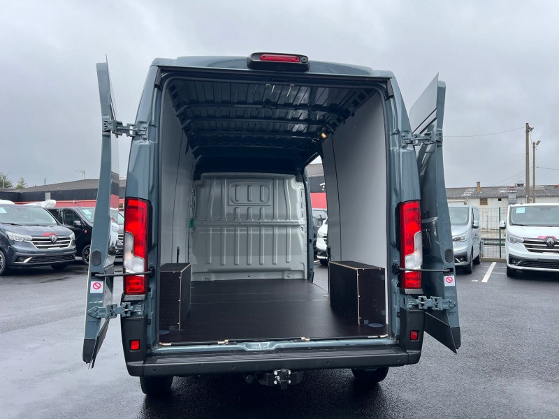 Photo 3 de l'offre de FIAT DUCATO FG L3H2 3.5 MAXI 180CH S&S PACK PREMIUM CONNECT BVA8 à 44940€ chez Bretagne Utilitaires