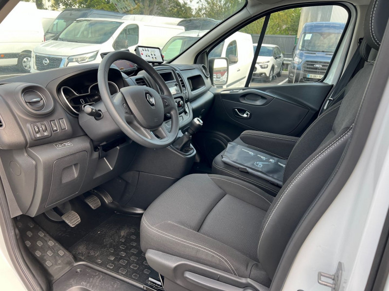 Photo 6 de l'offre de RENAULT TRAFIC NACELLE 101FCC L2H1 TRONQUE 2.0 DCI 145CH GRAND CONFORT à 59940€ chez Bretagne Utilitaires