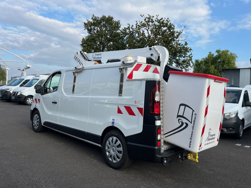 Photo 3 de l'offre de RENAULT TRAFIC NACELLE 101FCC L2H1 TRONQUE 2.0 DCI 145CH GRAND CONFORT à 59940€ chez Bretagne Utilitaires
